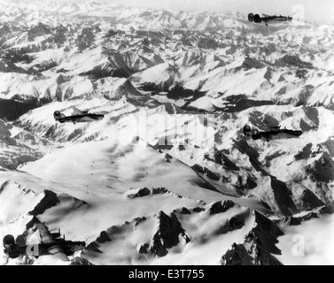 Konsolidierte b-24, über die Alpen Stockfoto