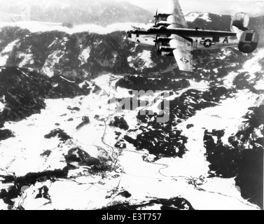 Konsolidierte b-24, über die Alpen Stockfoto