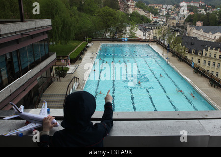 Freibad im Hotel Thermal in Karlovy Vary, Tschechische Republik. Stockfoto