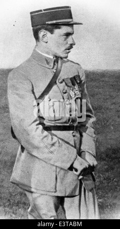 Das Foto der Larson Collection zeigt Lou Larsons Dienste während des Ersten Weltkriegs und hebt seine Rolle im Luftkampf hervor. Das Bild ist Teil einer größeren Sammlung, die wichtige Ergebnisse und Zahlen des Ersten Weltkriegs dokumentiert. Stockfoto