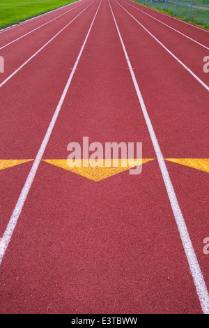 Markierungen und Pfeile auf eine Laufstrecke, Pittsburgh, Pennsylvania. Stockfoto