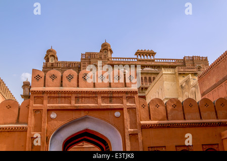 Imposante Palast des Maharadschas von Bikaner innen Junagarh Fort, Bikaner, Rajasthan, Indien Stockfoto