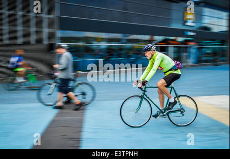 Manchester, UK. 29. Juni 2014. Tausende von Radfahrern an die 2014 Manchester Zyklus Ehre teilnehmen: Steven Purcell/Alamy Live News Stockfoto