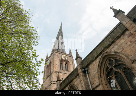 St. Maria und allen Heiligen, Crooked Spire-Kirche in Chesterfield, Derbyshire Stockfoto