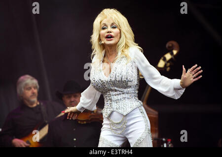 Glastonbury, UK. 29. Juni 2014. Dolly Parton auf dem Glastonbury Festival. Bildnachweis: James McCauley/Alamy Live-Nachrichten Stockfoto