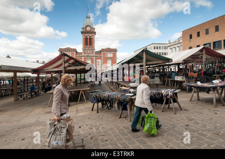 der Marktplatz am Chesterfied, Derbyshire. Stockfoto