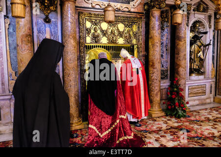 Vatikan, Vatikanstadt. 29. Juni 2014. Papst Franziskus Heilige Messe und Einführung von "Pallio" auf neuen metropolitan-Erzbischöfe anlässlich des St. Peter und Paul Apostles - Papst Francis und Bartolomeo di Costantinopoli Credit: wirklich Easy Star/Alamy Live News Stockfoto