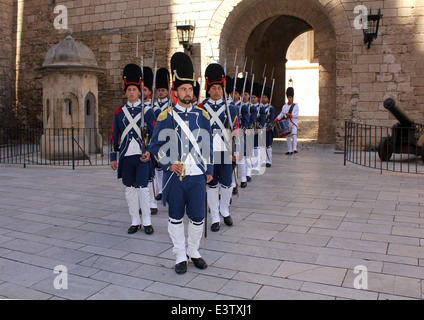 Almudaina-Palast, Palma – zeremonielle Änderung des Guard of Honour (letzten Samstag eines jeden Monats) Palma De Mallorca / Mallorca Stockfoto