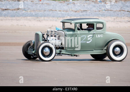 Pendine Sands, UK. 29. Juni 2014. Vintage Hot Rod Association - Hot Rod Rennen im Pendine Sands in Carmarthenshire im Südwesten von Wales. Bildnachweis: Phil Rees/Alamy Live-Nachrichten Stockfoto