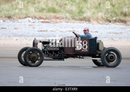 Pendine Sands, UK. 29. Juni 2014. Vintage Hot Rod Association - Hot Rod Rennen im Pendine Sands in Carmarthenshire im Südwesten von Wales. Bildnachweis: Phil Rees/Alamy Live-Nachrichten Stockfoto