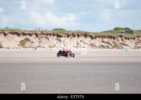 Pendine Sands, UK. 29. Juni 2014. Vintage Hot Rod Association - Hot Rod Rennen im Pendine Sands in Carmarthenshire im Südwesten von Wales. Bildnachweis: Phil Rees/Alamy Live-Nachrichten Stockfoto