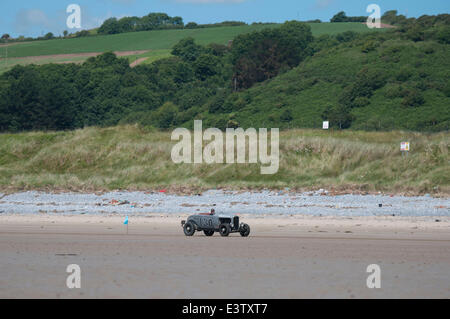 Pendine Sands, UK. 29. Juni 2014. Vintage Hot Rod Association - Hot Rod Rennen im Pendine Sands in Carmarthenshire im Südwesten von Wales. Bildnachweis: Phil Rees/Alamy Live-Nachrichten Stockfoto