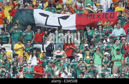 Fortaleza, Brasilien. 29. Juni 2014. Mexikos Fans sehen eine Runde der letzten 16 zwischen Deutschland und Mexiko der FIFA WM 2014 im Estadio Castelao Stadium in Fortaleza, Brasilien, am 29. Juni 2014 übereinstimmen. Bildnachweis: Zhou Lei/Xinhua/Alamy Live-Nachrichten Stockfoto