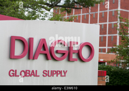 Ein Diageo PLC Global Supply facility in Halethorpe, Maryland. Diageo ist einer der weltweit größten Likör unternehmen und seinen Marken gehören Wodka Smirnoff, Johnnie Walker und Guinness Bier Scotch-Whiskey. Stockfoto