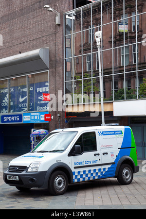 Gemeinschaft Sicherheit Mobile CCTV Unit Fahrzeug mit Dach montierten Kamera, patrouillieren Sauchiehall Street, Glasgow, Scotland UK Stockfoto