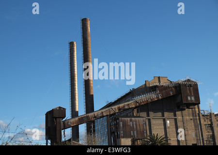 Weißbuchtenkraftwerk, das heute unter Denkmalschutz steht und nicht mehr zur Stromerzeugung für das Sydney-Eisenbahnnetz genutzt wird Stockfoto