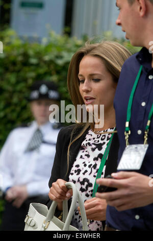 Wimbledon, London, UK. 30. Juni 2014. Andy Murray Freundin Kim Sears am Tag sieben der 2014 Wimbledon Lawn Tennis Championships Credit kommt: Amer Ghazzal/Alamy Live-Nachrichten Stockfoto