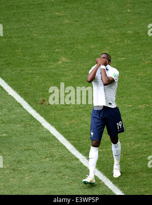 Brasilia, Brasilien. 30. Juni 2014. Frankreichs Paul Pogba reagiert während einer Runde von 16 Spiel zwischen Frankreich und Nigeria 2014 FIFA World Cup im Stadion Estadio Nacional in Brasilia, Brasilien, am 30. Juni 2014. Bildnachweis: Liu Dawei/Xinhua/Alamy Live-Nachrichten Stockfoto