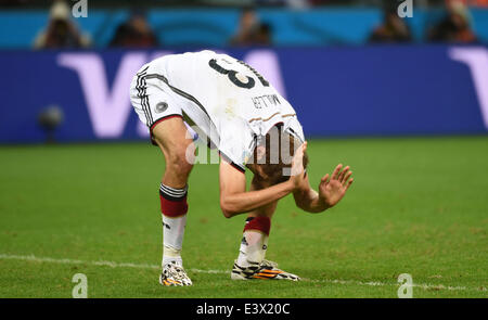 Porto Alegre, Brasilien. 30. Juni 2014. Deutschlands Thomas Müller reagiert nach fehlt eine Chance in einer Runde von 16 Spiel zwischen Deutschland und Algerien von 2014 FIFA World Cup im Stadion Estadio Beira-Rio in Porto Alegre, Brasilien, am 30. Juni 2014. Bildnachweis: Li Ga/Xinhua/Alamy Live-Nachrichten Stockfoto