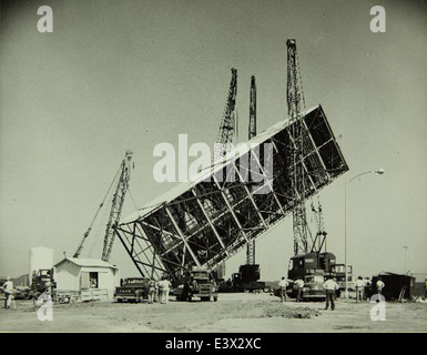 Der Convair/General Dynamics Test Tower in San Diego war eine wichtige Einrichtung für die Prüfung von Luft- und Raumfahrttechnologien, einschließlich der Atlas-Rakete und der Hubkörper-Flugzeuge. Diese Technologien trugen zur Erforschung des Weltraums der Vereinigten Staaten bei. Der Turm war ein wichtiger Bestandteil der Testphasen der Fortschritte in der Luft- und Raumfahrt während des Kalten Krieges, wie er vom San Diego Air and Space Museum erfasst wurde. Stockfoto