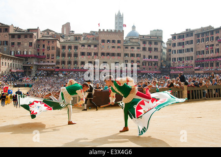 Contrada der Gans, historischer Festzug, Palio von Siena, Siena, Toskana, Italien, Europa Stockfoto