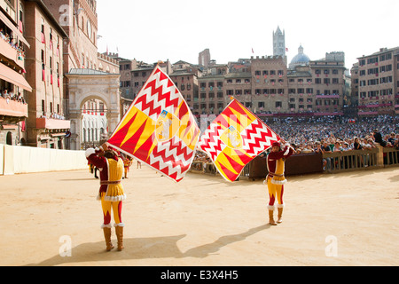 Contrada von Ram, historischer Festzug, Palio von Siena, Siena, Toskana, Italien, Europa Stockfoto