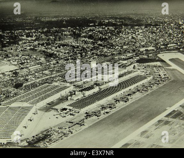 Das Bild zeigt die Werke Convair und General Dynamics und unterstreicht ihre Rolle in der Luft- und Raumfahrtindustrie im 20. Jahrhundert. Stockfoto