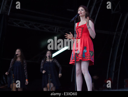 Westport House, Westport, Irland, 29. Juni 2014, Sophie Ellis Bexter spielt live auf dem Westport-Festival am 29. Juni Stockfoto