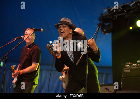 Westport House, Westport, Irland, 29. Juni 2014, The Selecter spielt live auf dem Westport-Festival am 29. Juni Stockfoto