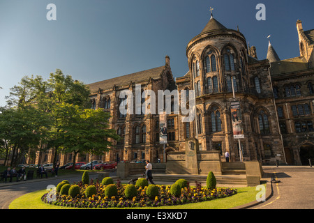 Haupteingang nach Glasgow University Campus, University Avenue, Glasgow, Schottland, Großbritannien Stockfoto