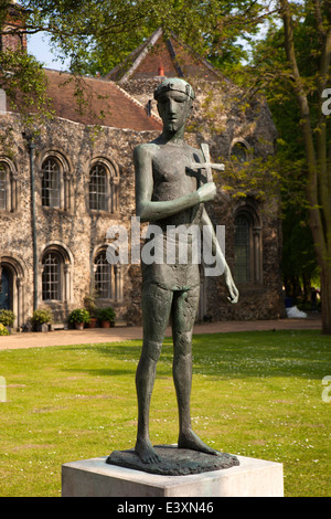 UK England, Suffolk, Bury St Edmunds, Dame Elizabeth Frink Statue des St. Edmund Stockfoto