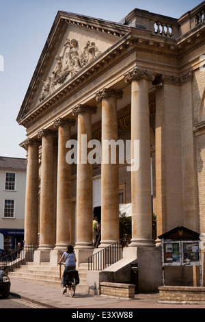 UK England, Suffolk, Bury St Edmunds, Corn Exchange, jetzt Gasthaus pub Stockfoto