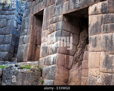 Ruinen in die archäologische Stätte von Tambomachay, einem alten Inka Aquädukt nahe Cusco - Peru Stockfoto