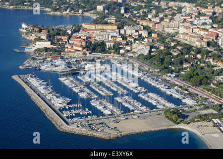 Marina von Beaulieu-sur-Mer und Villa Kerylos. Alpes-Maritimes, Französische Riviera, Frankreich. Stockfoto