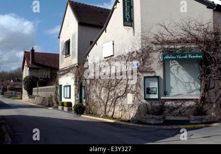 AJAXNETPHOTO. FRANKREICH, GIVERNY - STUDIOS VON CLAUDE CAMBOUR IN DER RUE CLAUDE MONET (1840-1926).  FOTO: JONATHAN EASTLAND/AJAX Stockfoto