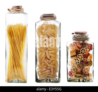 Pasta-Sortiment In den Gläsern Stockfoto