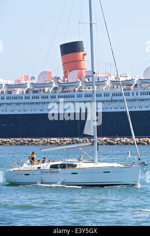 Eine Kreuzfahrt vorbei an die Königin. Stockfoto