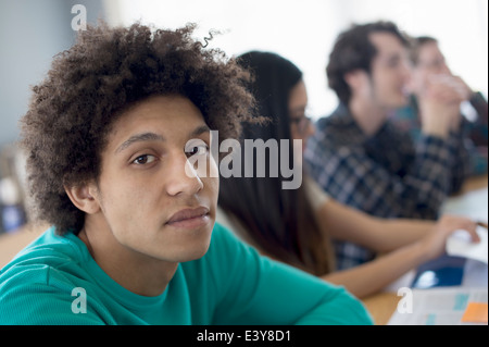 Student, Blick in die Kamera, Porträt Stockfoto