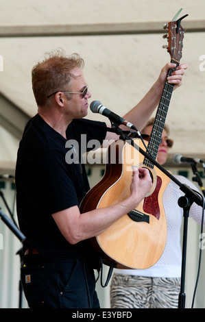 Andy Wickett und Weltdienst Trennbalken Leamington Friedensfest Stockfoto