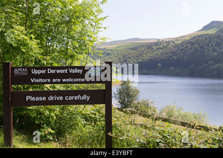 UK, Derbyshire, Upper Derwent Valley, sieben Trent Water touristische Beschilderung für die Upper Derwent Valley. Stockfoto