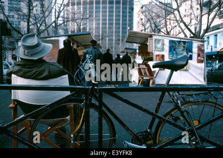 AJAXNETPHOTO -2000 - PARIS, FRANKREICH - KÜNSTLERMARKT IN MONTPARNASSE. FOTO: JONATHAN EASTLAND/AJAX ORIGINAL REF:000634 Stockfoto