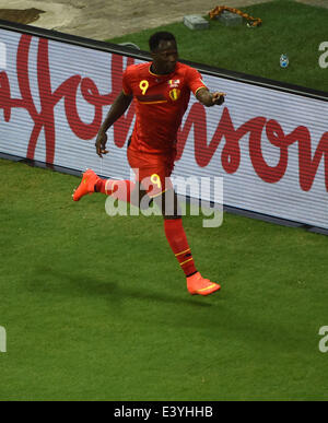 Salvador da Bahia, Brasilien. 1. Juli 2014. Belgiens Romelu Lukaku feiert sein Tor in der Verlängerung eine Runde 16 Spiel zwischen Belgien und den USA der FIFA WM 2014 in der Arena Fonte Nova Stadion in Salvador, Brasilien, am 1. Juli 2014. Belgien gewann 2: 1 über die USA nach 120 Minuten und qualifizierte sich für das Viertelfinale am Dienstag. Bildnachweis: Guo Yong/Xinhua/Alamy Live-Nachrichten Stockfoto