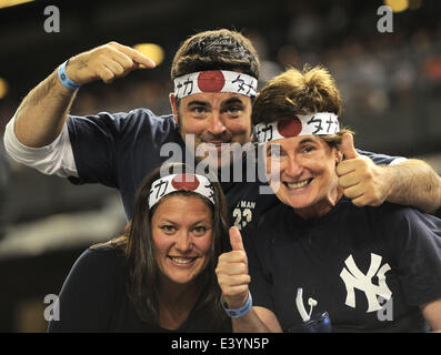 die Bronx, NY, USA. 28. Juni 2014. Masahiro Tanaka Fans (Yankees), 28. Juni 2014 - MLB: Major League Baseball Spiel zwischen den New York Yankees und den Boston Red Sox im Yankee Stadium in der Bronx, NY, USA. © AFLO/Alamy Live-Nachrichten Stockfoto