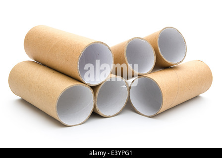 leere Toilettenpapierrollen auf weiß Stockfoto