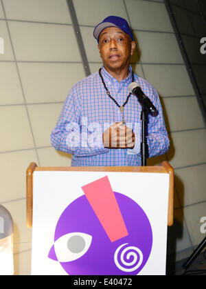 Victor Matthews Debüt Skulptur "Garten" in Zusammenarbeit mit Installinga Kinder in Miami Kinder Musuem Featuring: Russell Simmons Where: Miami, Florida, USA bei: 5. Dezember 2013 Stockfoto