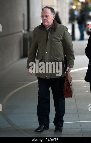 Anreise für Andrew Marr Show und allgemeine Ankünfte im BBC Television Centre.  Mitwirkende: Vincent de Rivaz wo: London, Vereinigtes Königreich bei: 8. Dezember 2013 Stockfoto