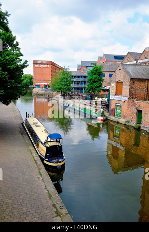 Narrowboats auf Nottingham Canal Waterfront Stadtviertel City centre England UK Stockfoto