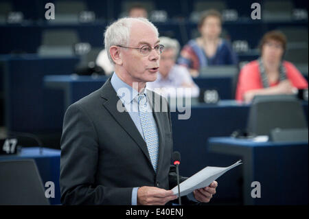 Straßburg, Bxl, Frankreich. 2. Juli 2014. Herman Van Rompuy, der Präsident des Europäischen Rates hält eine Rede am zweiten Tag der Plenarsitzung Hauptquartier der Europäischen Parlaments in Straßburg auf 02.07.2014 Credit: Wiktor Dabkowski/ZUMA Draht/Alamy Live News Stockfoto