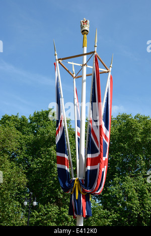 British Union Flaggen oder Union Jack auf der Pole in der Mall. Westminster. London. England Stockfoto