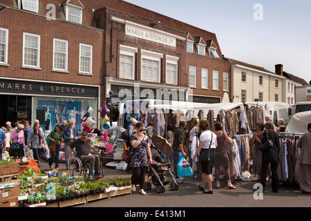 UK England, Suffolk, Bury St Edmunds, Buttermarket, Marks and Spencer Shop, alte Schilder Stockfoto